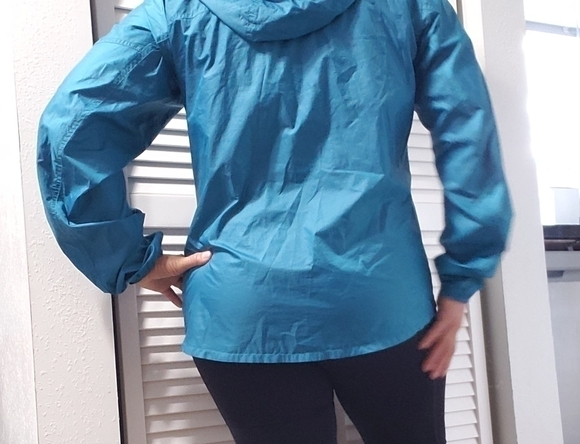 Marmot lightweight windbreaker size M - Picture 3 of 16
